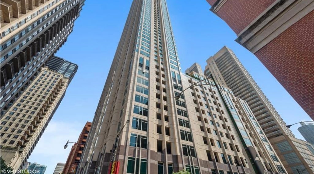 33 West Ontario Street 34en, Chicago, 60654