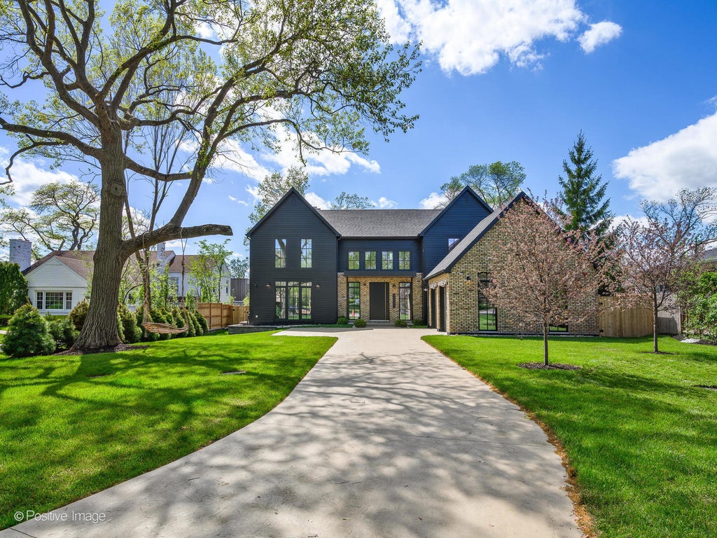 1180 Oak Ridge Drive, Glencoe, 60022