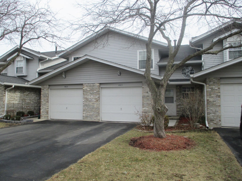 865 North Tamarac Boulevard, Addison