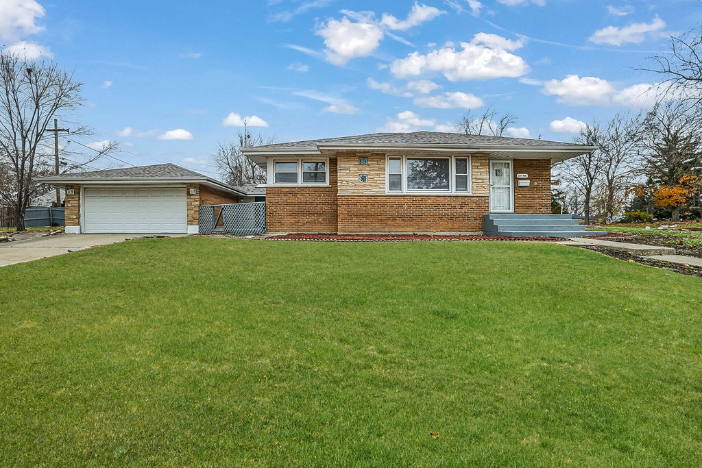 2 North Wisconsin Avenue, Addison