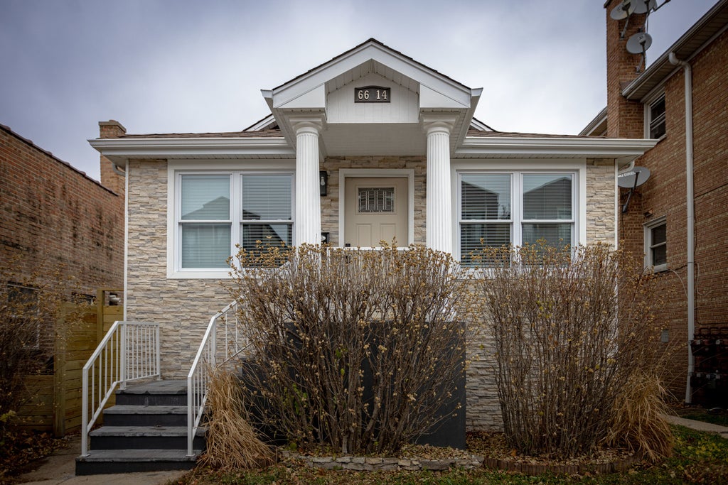 6614 West Belmont Avenue, Chicago