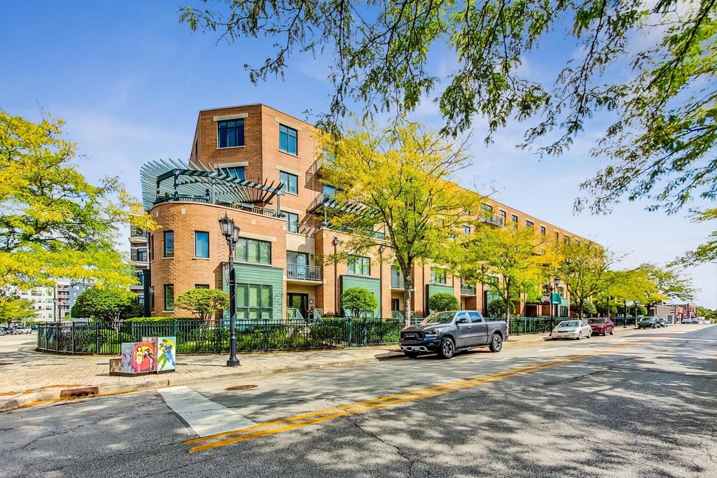 131 West Adelaide Street 309, Elmhurst