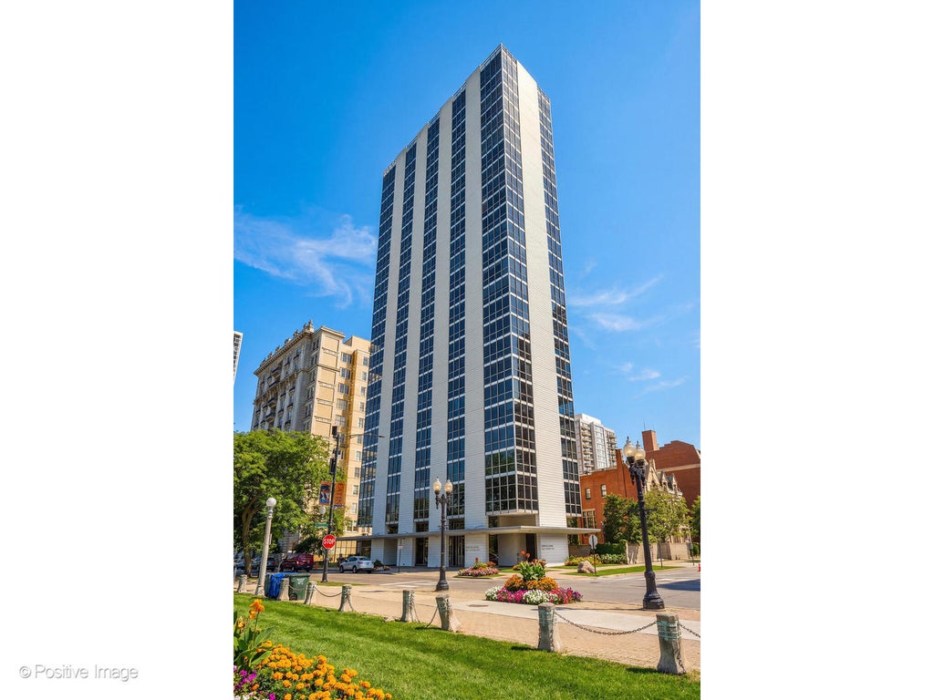 1555 North Dearborn Street 14ab, Chicago