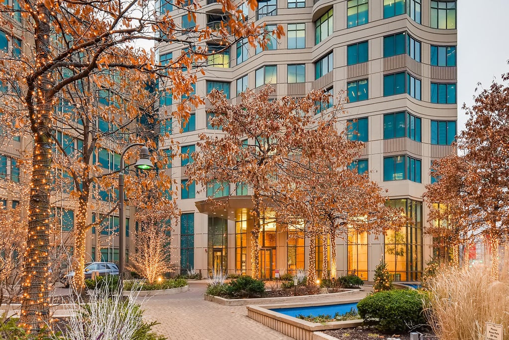 400 North Lasalle Drive 3008, Chicago, 60654