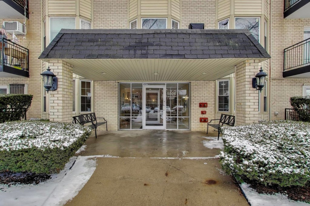 5506 Lincoln Avenue A521, Morton Grove