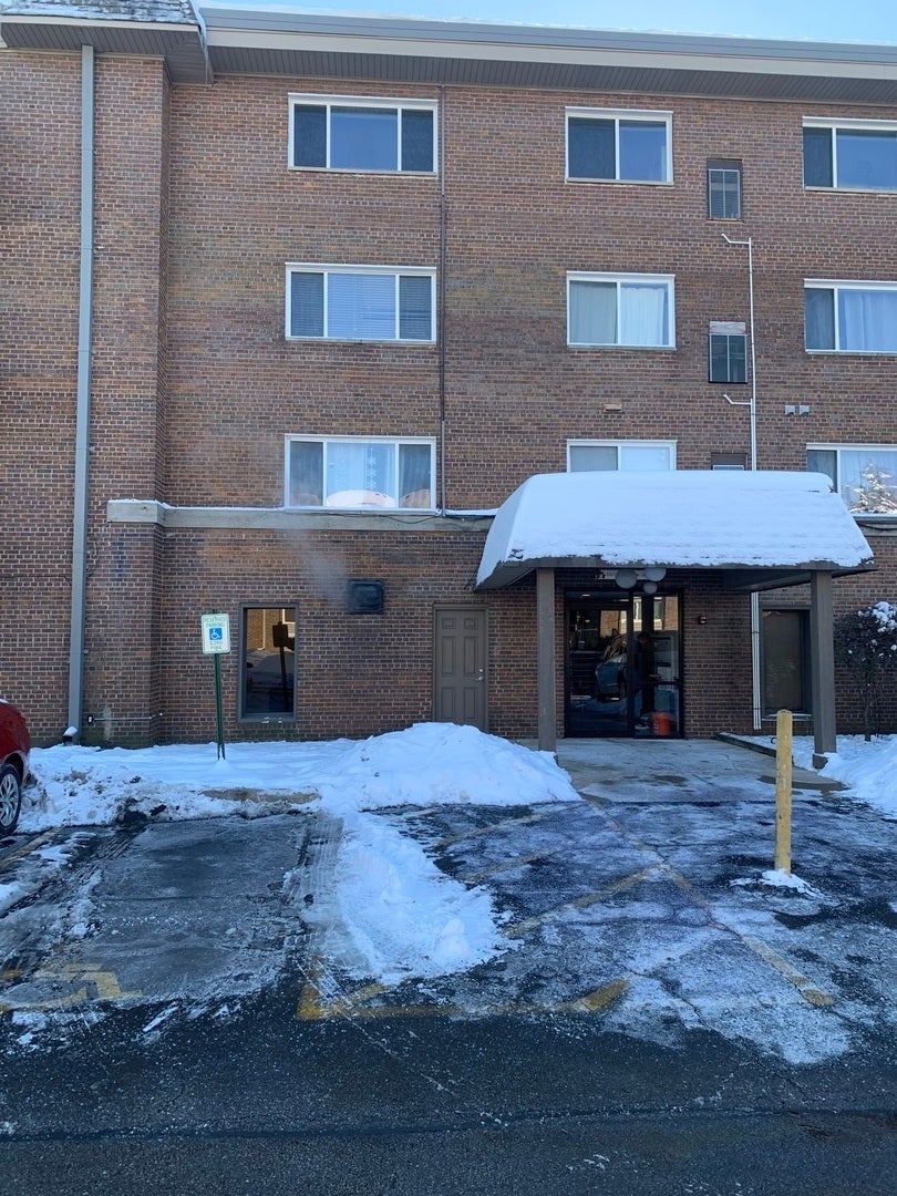 2301 Beau Monde Lane 104, Lisle