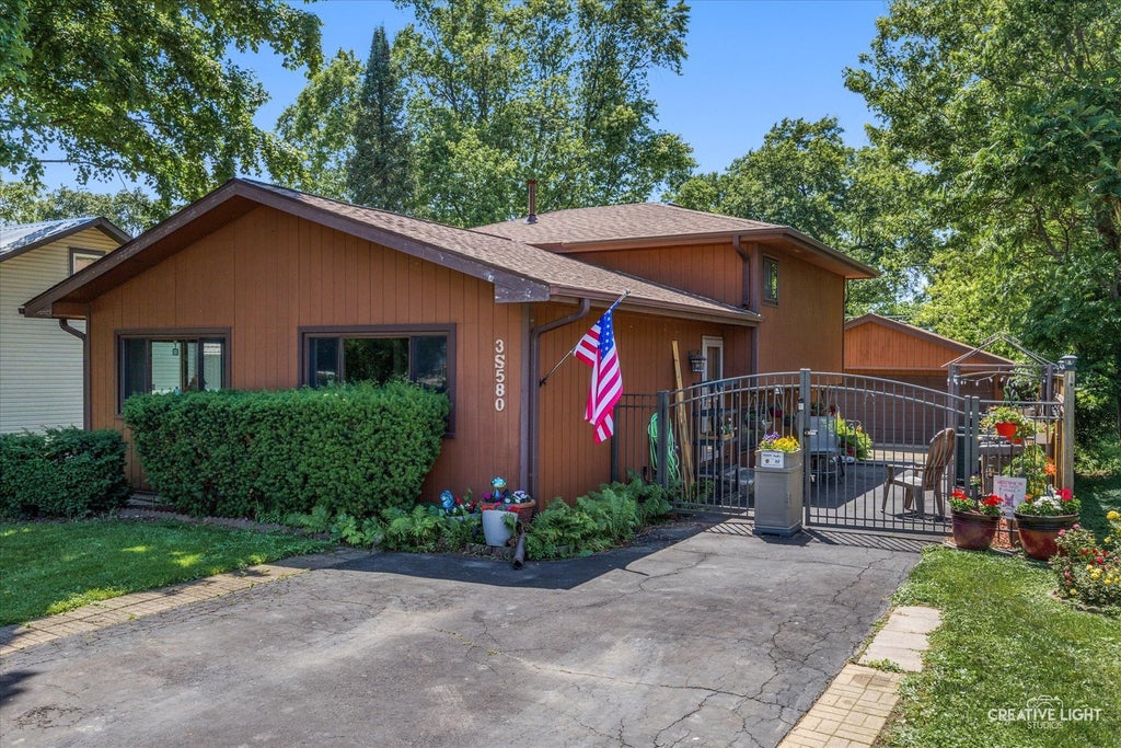 3s580 Tinker Avenue, Warrenville