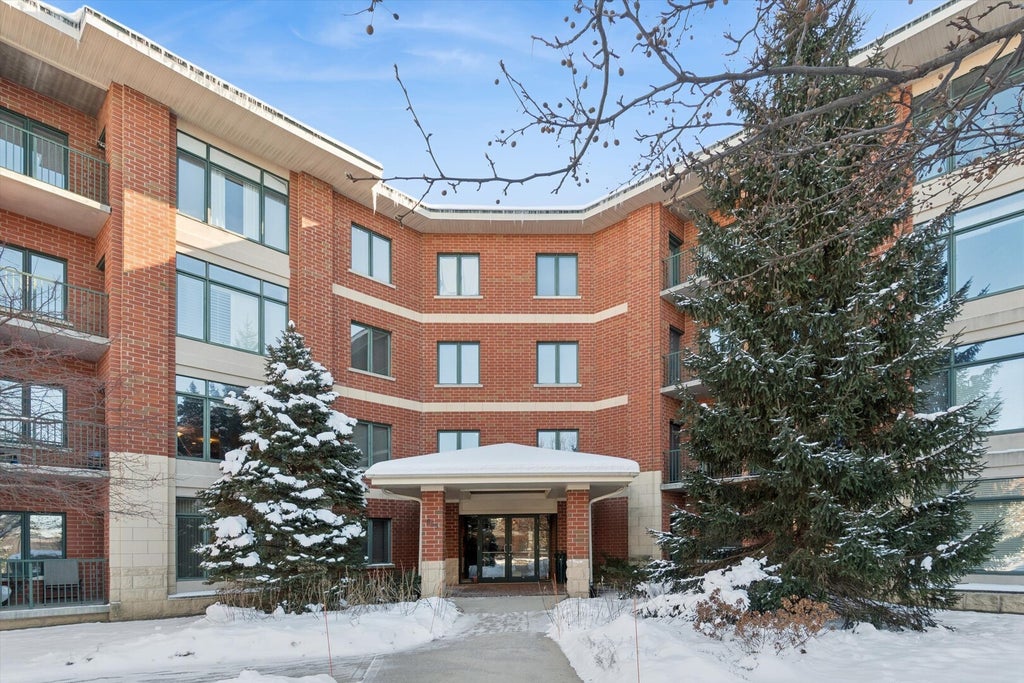 855 East 22nd Street 104, Lombard