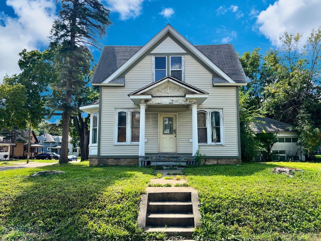 455 Walnut Avenue, Elgin