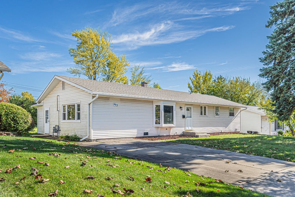 403 Arrowhead Trail, Carol Stream