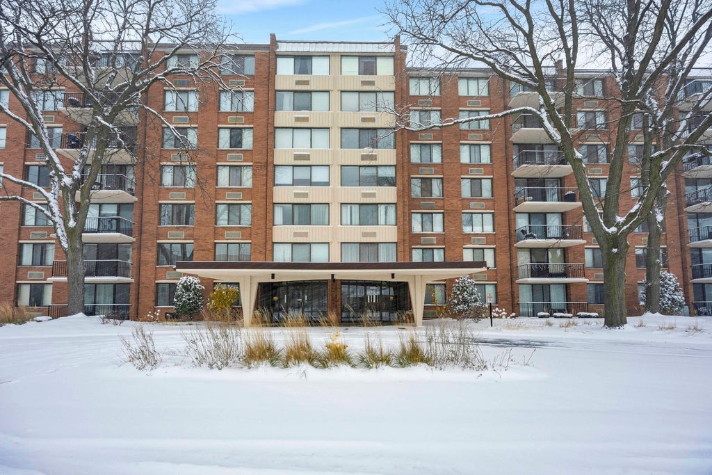 2000 Saint Regis Drive 4g, Lombard