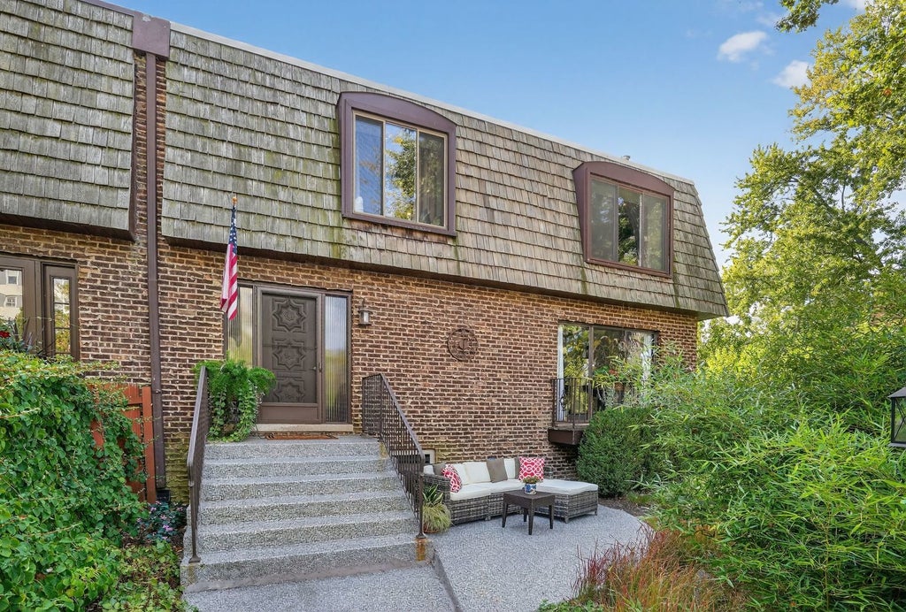 1403 Sheridan Road, Wilmette, 60091