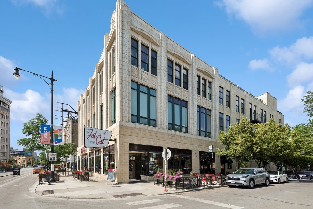1215 West Gunnison Street 322, Chicago, 60640