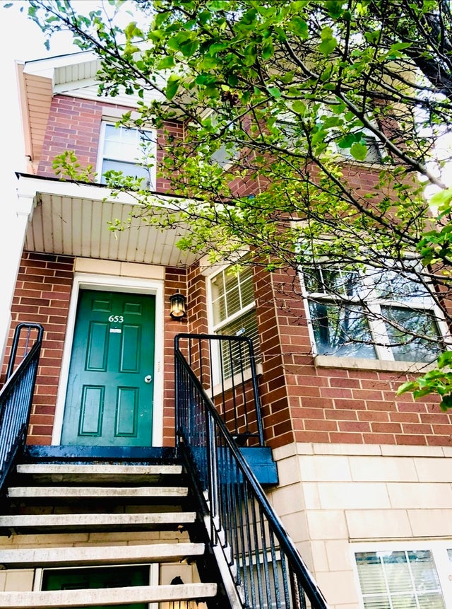 653 West Division Street B, Chicago