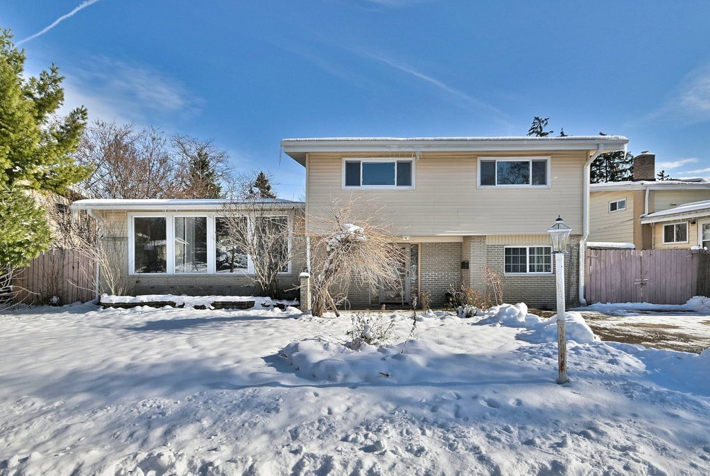 521 Michael Manor, Glenview, 60025