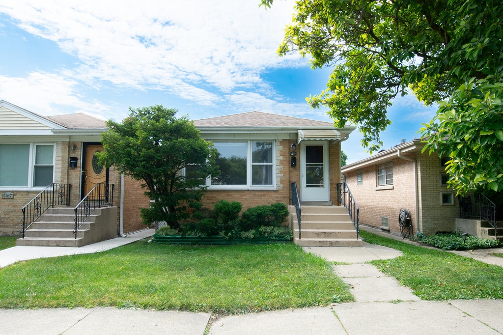 5019 West Carmen Avenue, Chicago, 60630