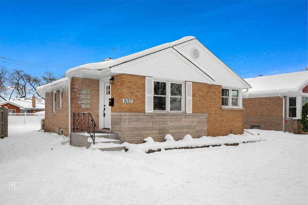 9133 Oak Park Avenue, Morton Grove
