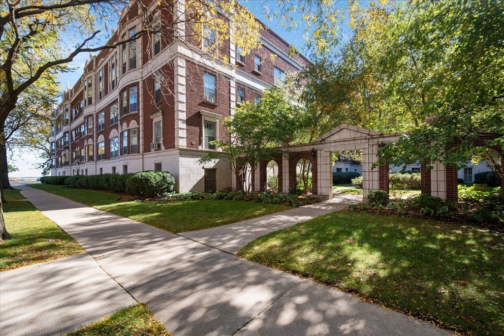 496 Sheridan Road 1, Evanston, 60202
