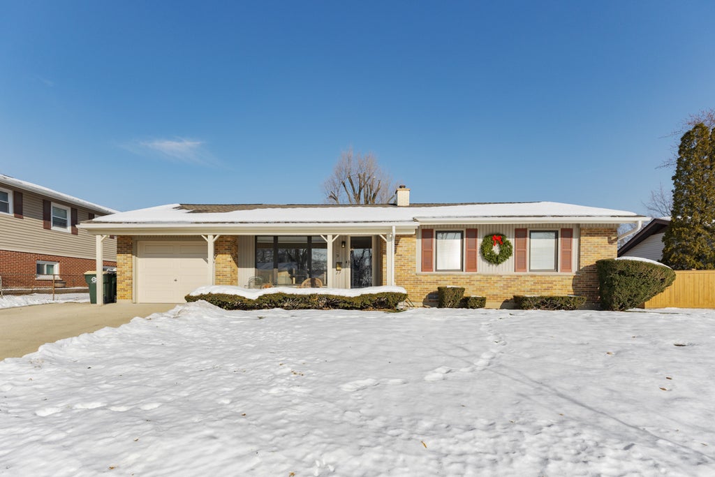 739 Delphia Avenue, Elk Grove Village