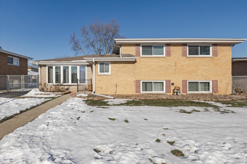 7910 Churchill Street, Morton Grove