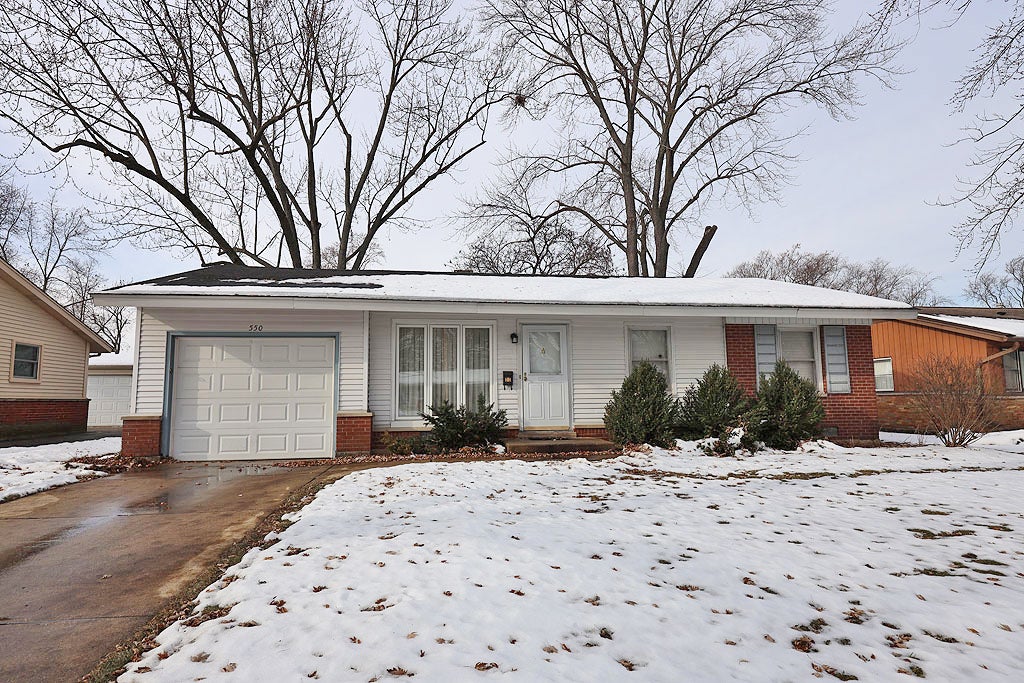 550 Ridge Avenue, Elk Grove Village