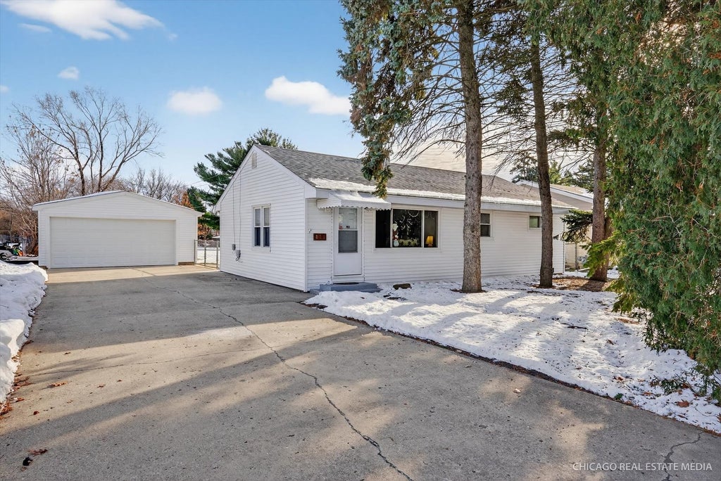 871 South Chatham Avenue, Addison