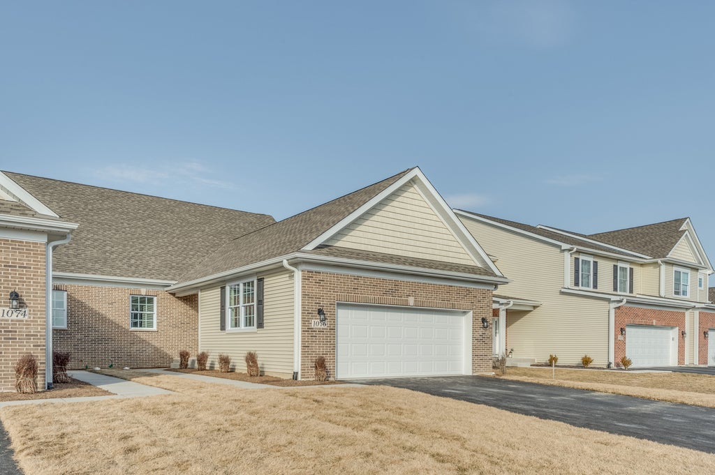 1076 Freedom Road, Elburn