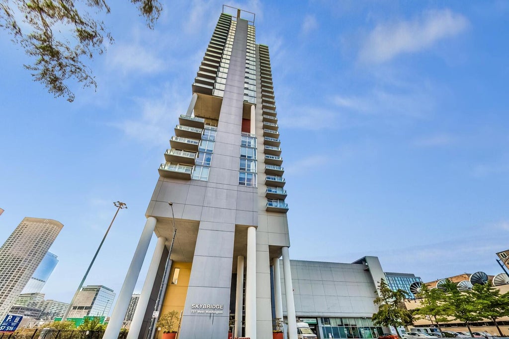 737 West Washington Boulevard 3110, Chicago, 60661
