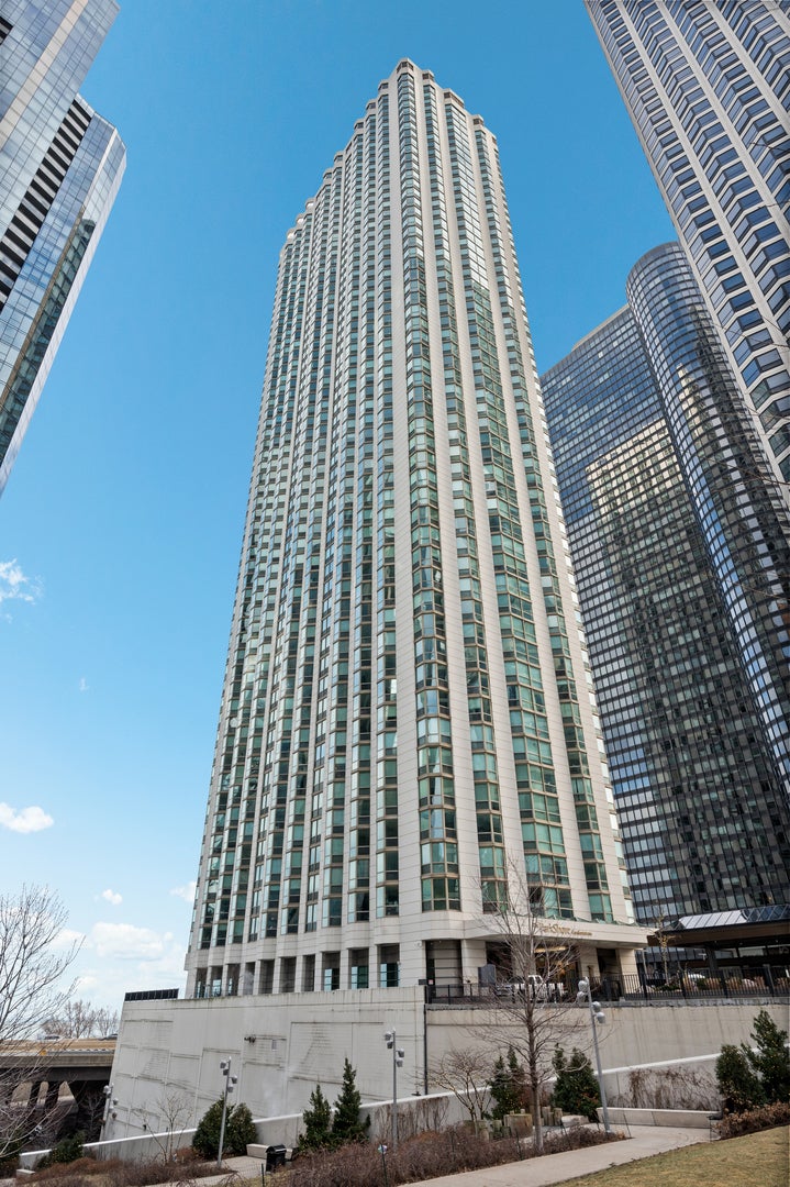 195 North Harbor Drive 1502, Chicago, 60601