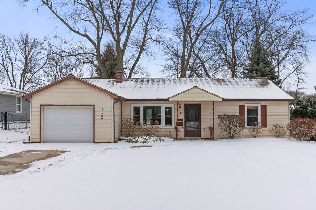722 Countryside Drive, Wheaton