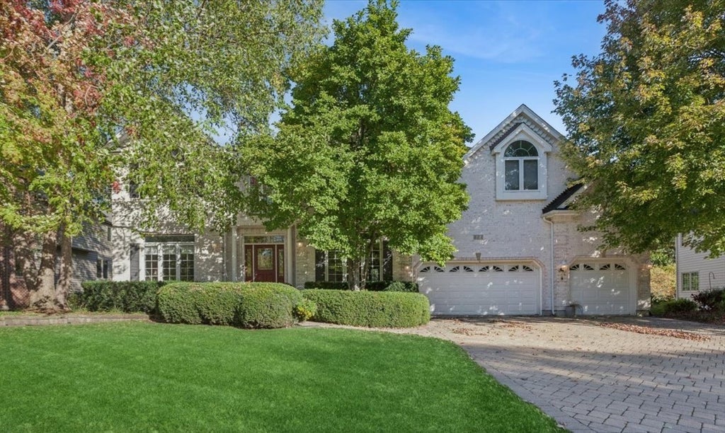 884 Twin Elms Lane, Batavia