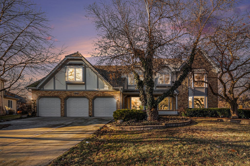 3942 Broadmoor Circle, Naperville