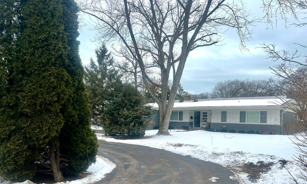 205 Sheridan Road, Highland Park, 60035