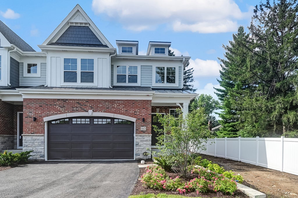 129 Harding Court, Glen Ellyn