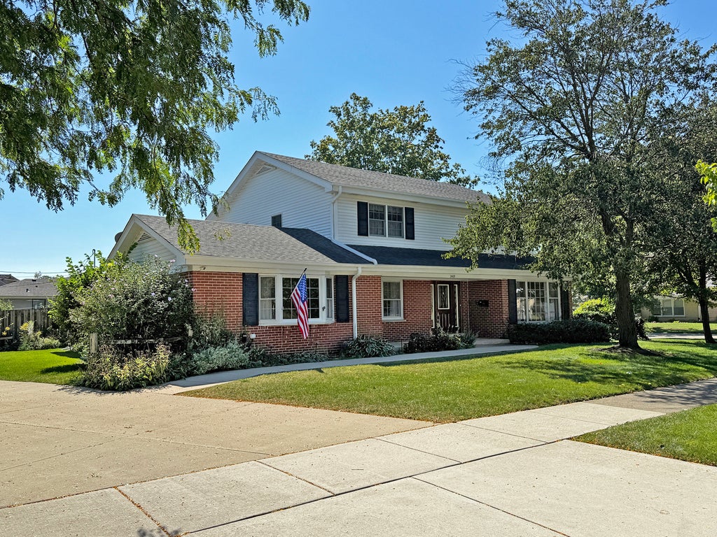 2405 East Miner Street, Arlington Heights