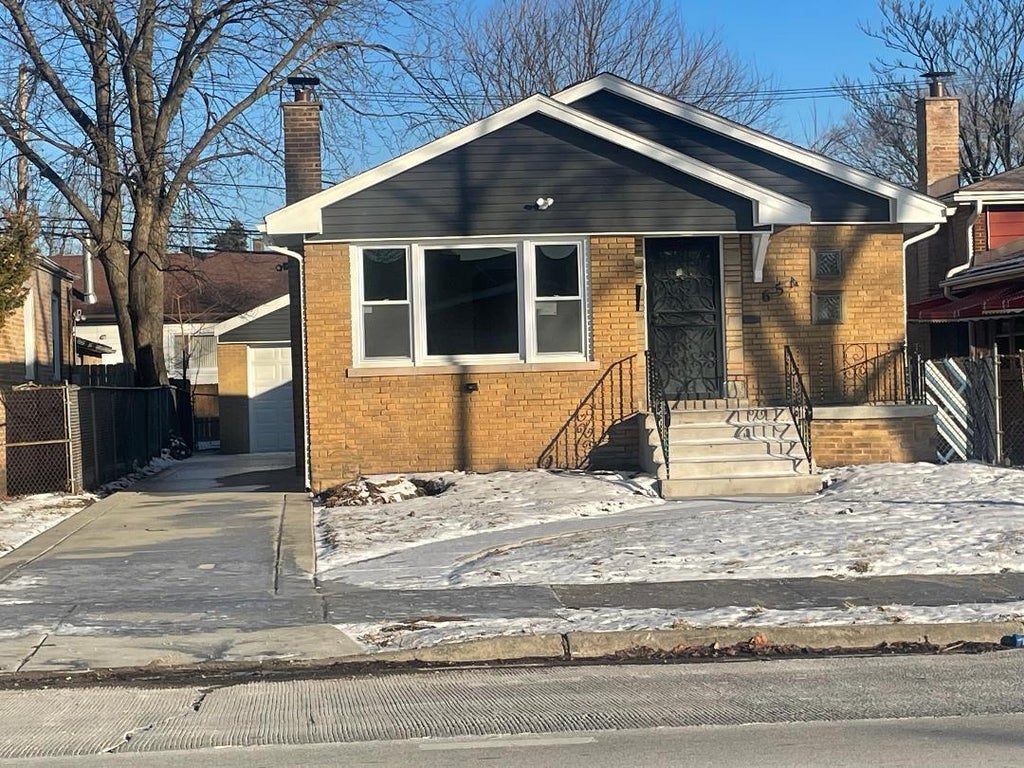 654 West 111th Street, Chicago, 60628