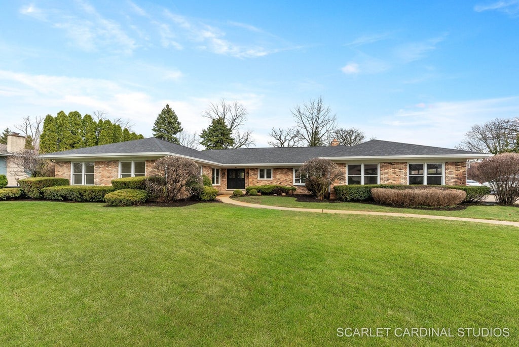8 Concord Drive, Oak Brook
