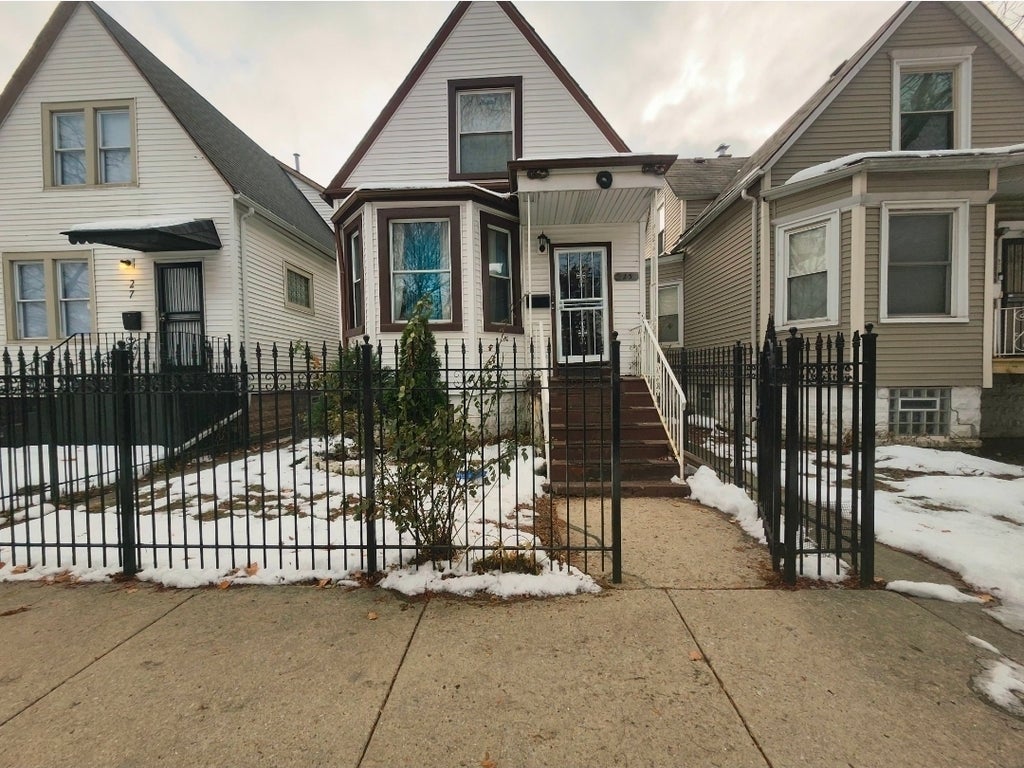 25 East 117th Place, Chicago, 60628