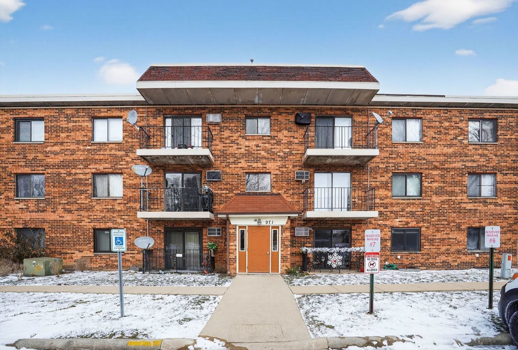 971 North Rohlwing Road G-b, Addison