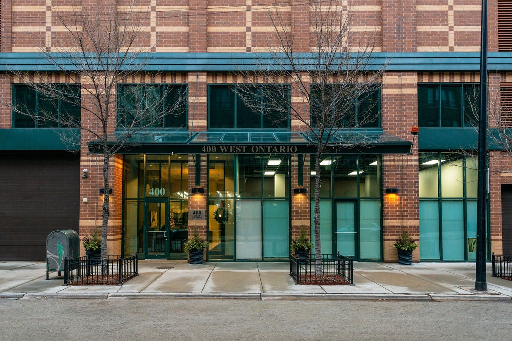 400 West Ontario Street 1801, Chicago