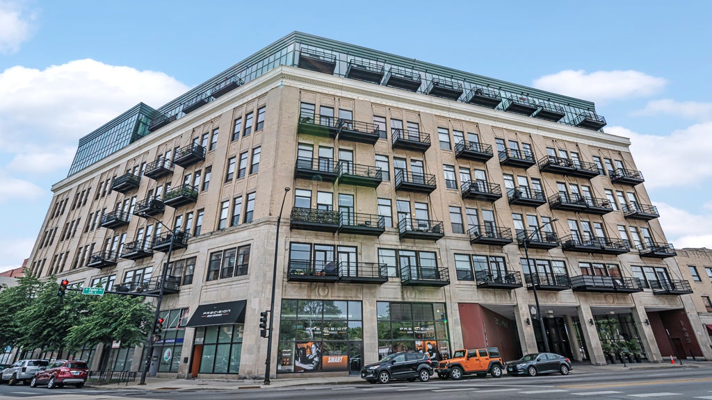 1645 West Ogden Avenue 628, Chicago, 60612