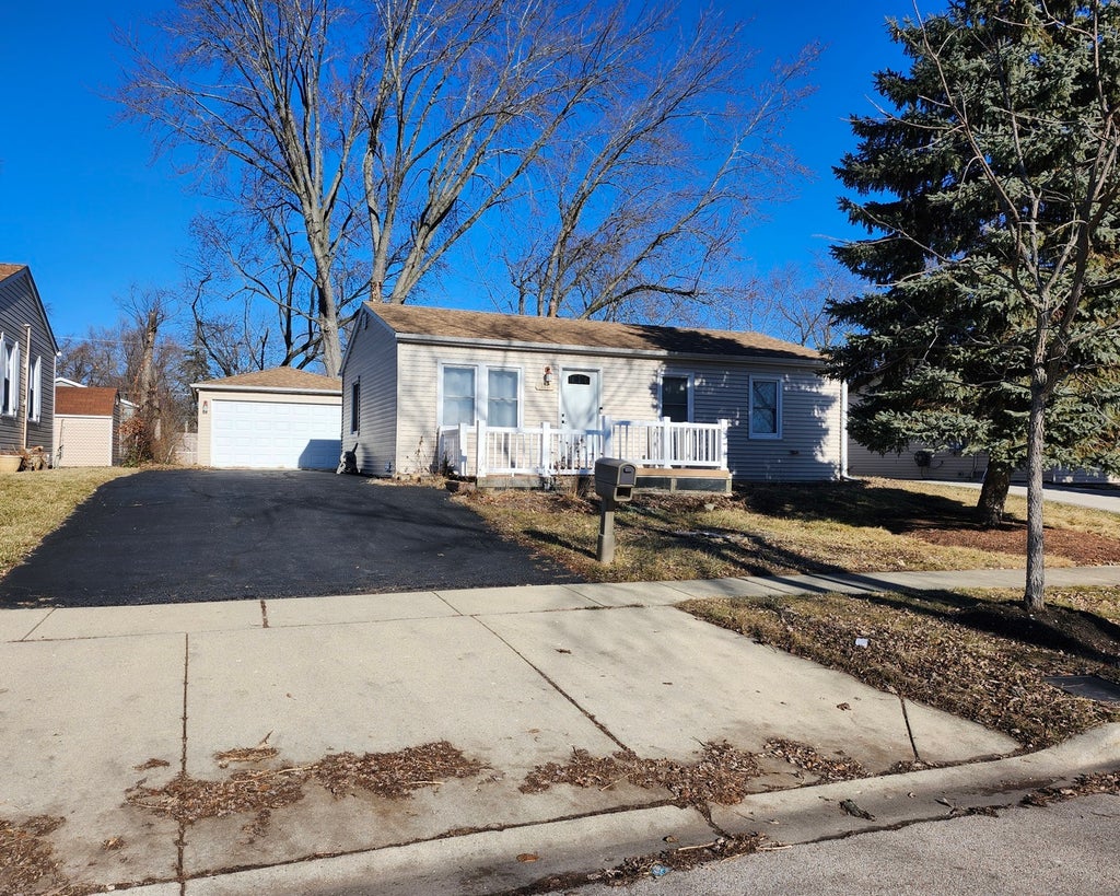 110 Cedar Circle, Streamwood