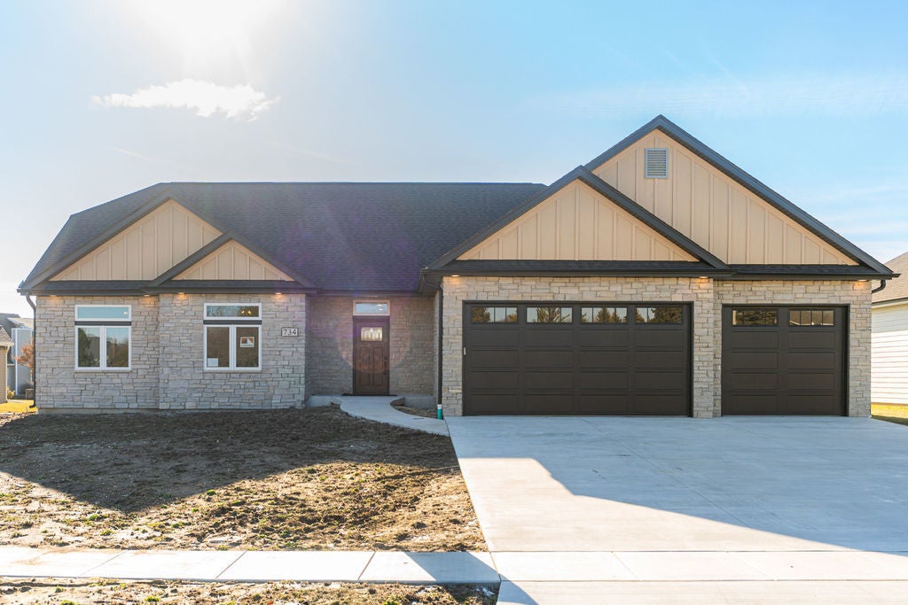 734 Independence Avenue, Sycamore