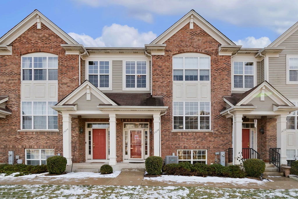 1474 Deer Pointe Drive, South Elgin