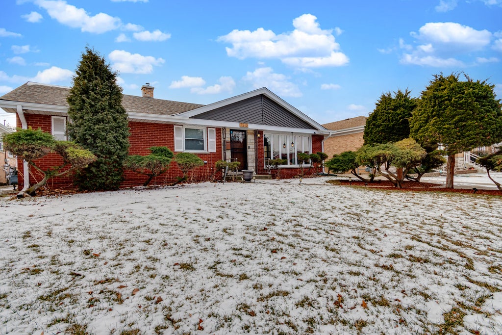 7513 West Ainslie Street, Harwood Heights