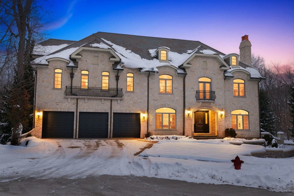 107 Carmela Court, Bloomingdale