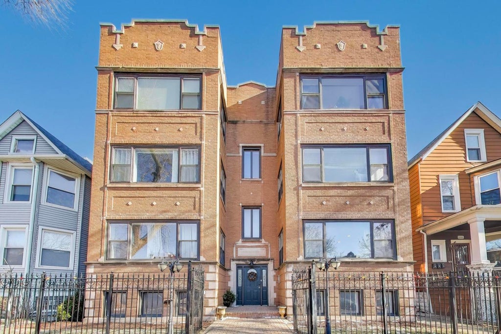 2537 North Hamlin Avenue 1s, Chicago, 60647