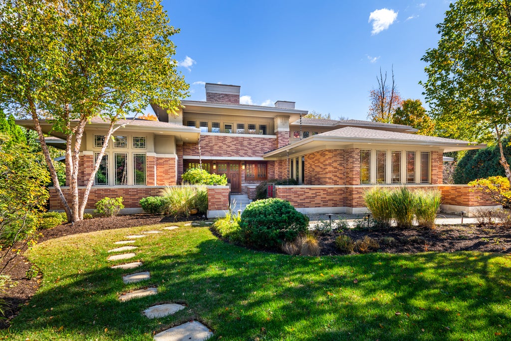 908 Julian Court, Naperville