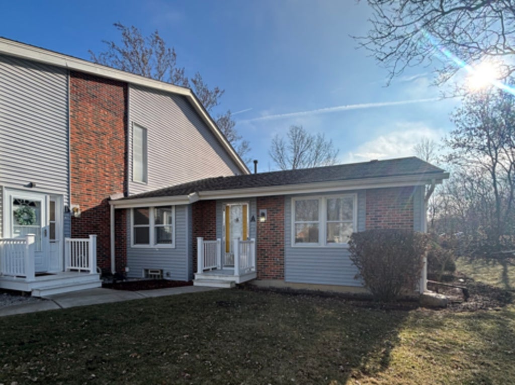 330 Hampton Court A, Bloomingdale