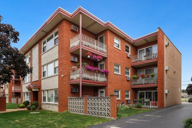 3023 North Paris Avenue 108, River Grove